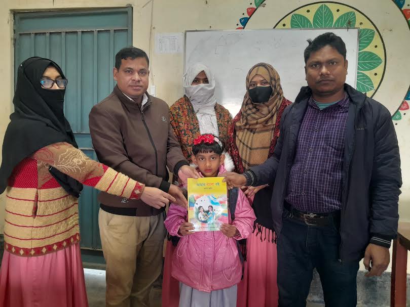 কুড়িগ্রামে বছরের প্রথম দিনেই বই পেলো শিক্ষার্থীরা