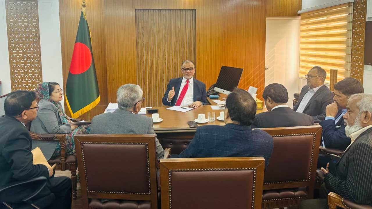 পাট বীজের সংকট হবে না : উপদেষ্টা