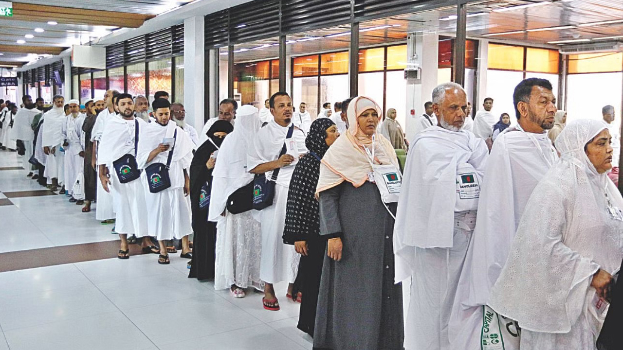 টিকা নেওয়ার আগে ১১ ধরনের স্বাস্থ্য পরীক্ষা করতে হবে হজযাত্রীদের
