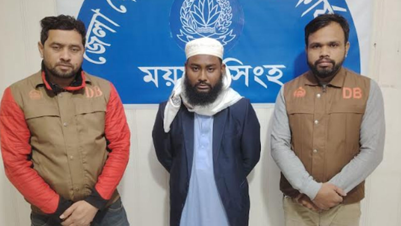 দীপু হত্যা : লাশ পোড়ানোয় নেতৃত্ব দেওয়া যুবক গ্রেপ্তার