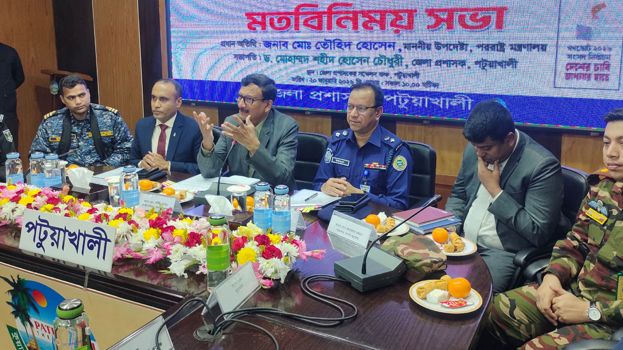 নির্বাচনকে প্রশ্নবিদ্ধ করার অপচেষ্টা মোকাবিলায় সর্বোচ্চ সতর্ক থাকতে হবে : পররাষ্ট্র উপদেষ্টা