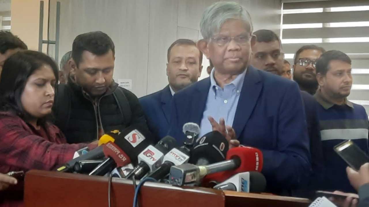 ভারতের সঙ্গে উত্তেজনার প্রভাব দেশের অর্থনীতিতে পড়বে না : অর্থ উপদেষ্টা
