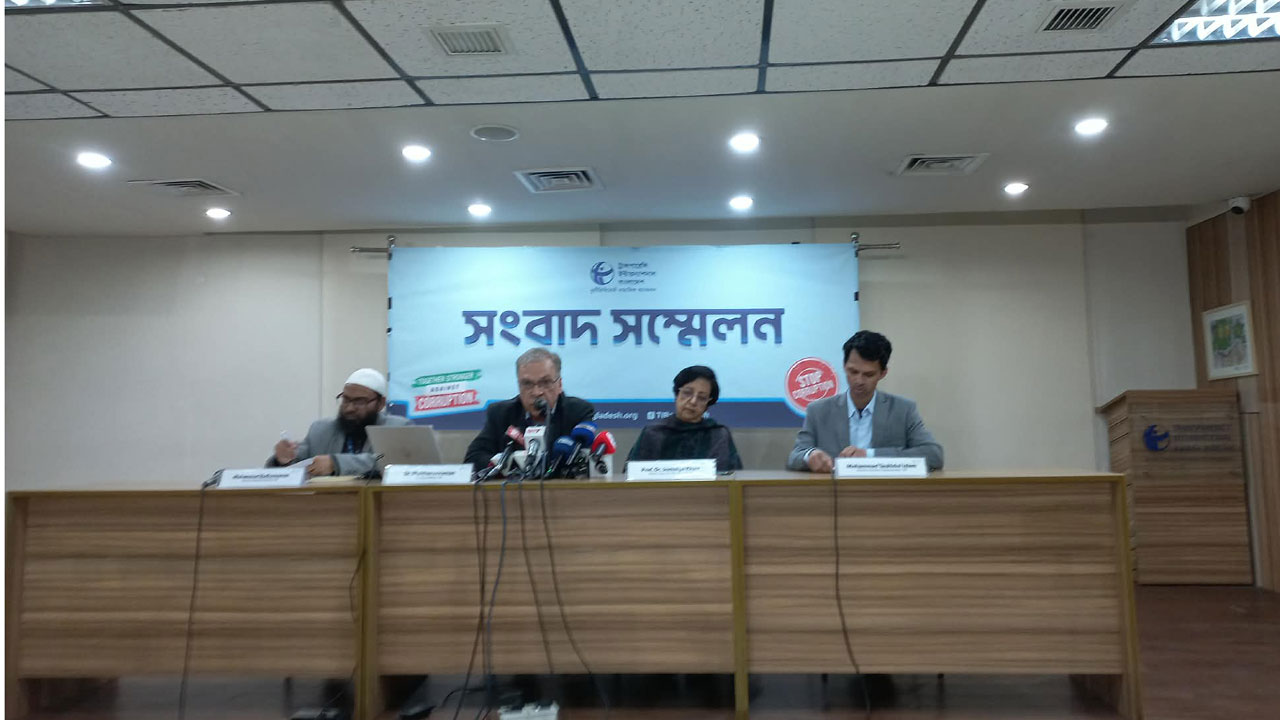 রাষ্ট্র সংস্কারের বদলে ‘দায়মুক্তির ফাঁদ’ তৈরি হচ্ছে : টিআইবি