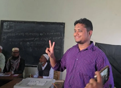 হাসনাত আব্দুল্লাহকে বেসরকারিভাবে বিজয়ী ঘোষণা
