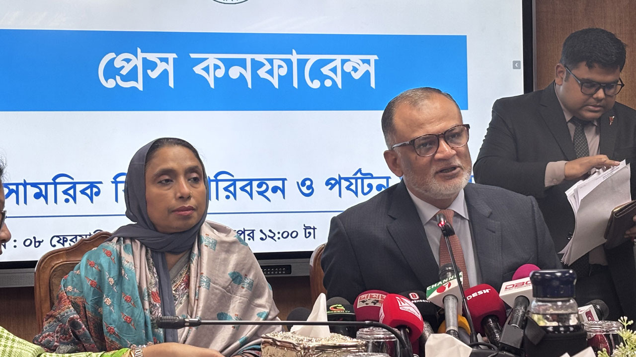 তড়িঘড়ি করে বোয়িং কেনার পেছনে যে যুক্তি দেখালেন বিমান উপদেষ্টা