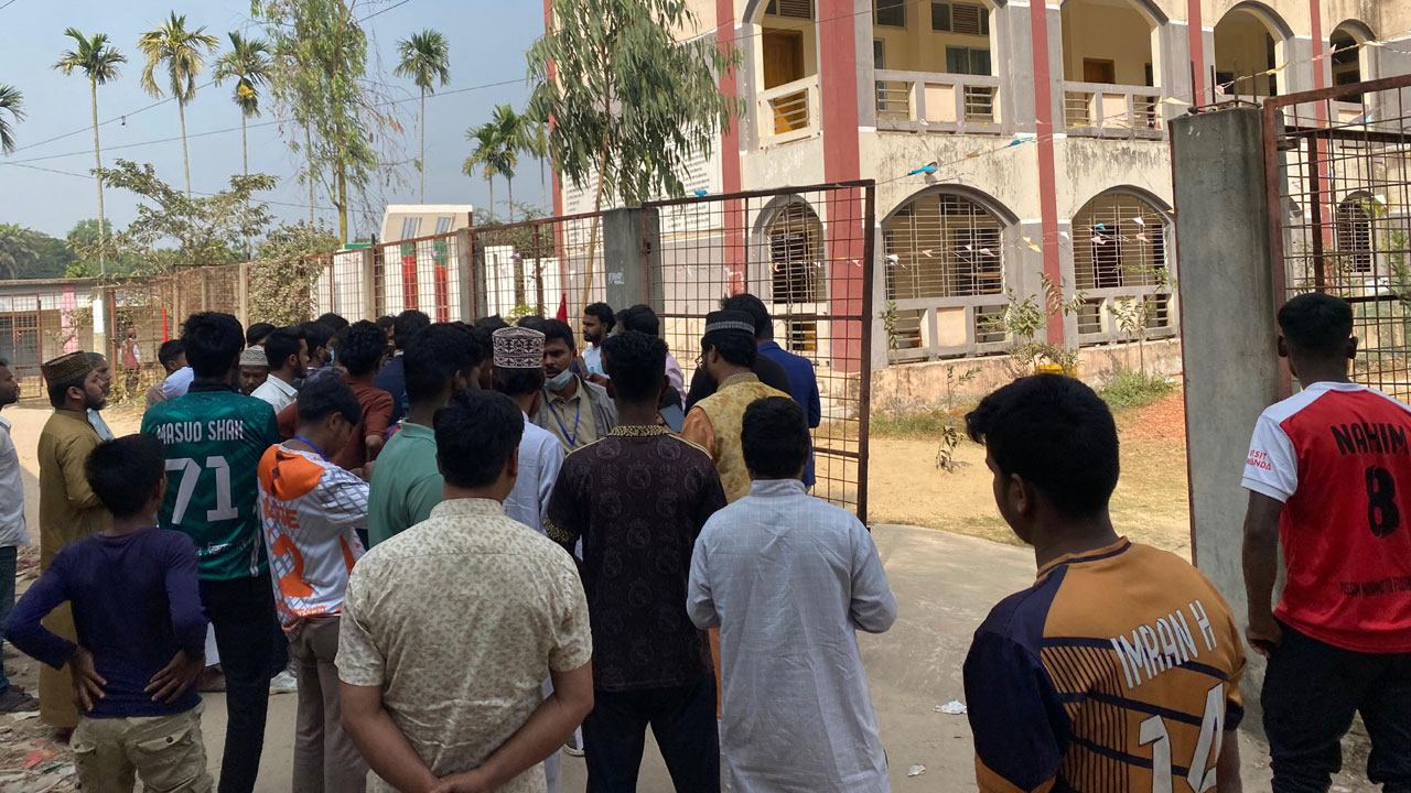 চট্টগ্রামে দুই প্রার্থীর সমর্থকদের মধ্যে ধাওয়া–পাল্টা ধাওয়া, আহত ৬