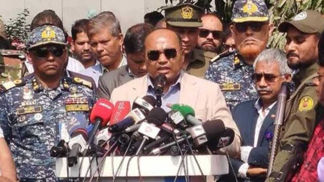 আন্দোলনকারীরা রাষ্ট্র-জনগণের বিরুদ্ধে অবস্থান নিয়েছে : বন্দর চেয়ারম্যান