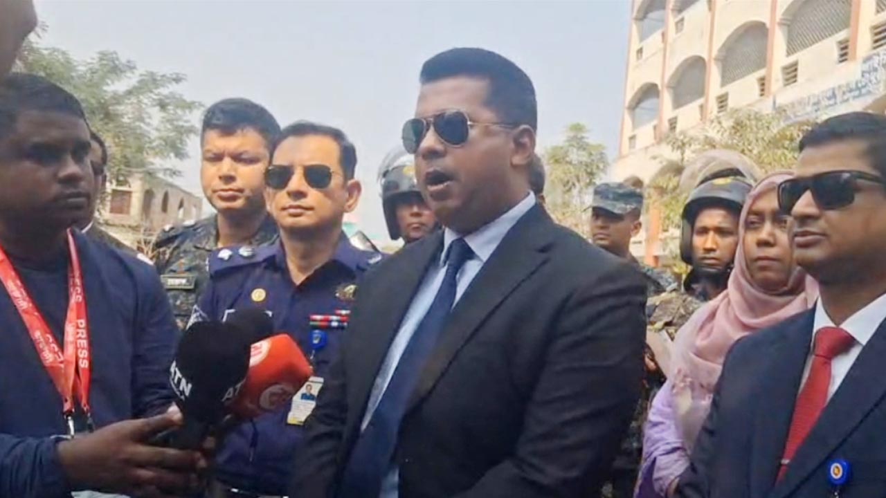 সামাজিক মাধ্যমে ছড়িয়ে পড়া তথ্য গুজব হিসেবে প্রমাণিত হয়েছে : চট্টগ্রামের ডিসি