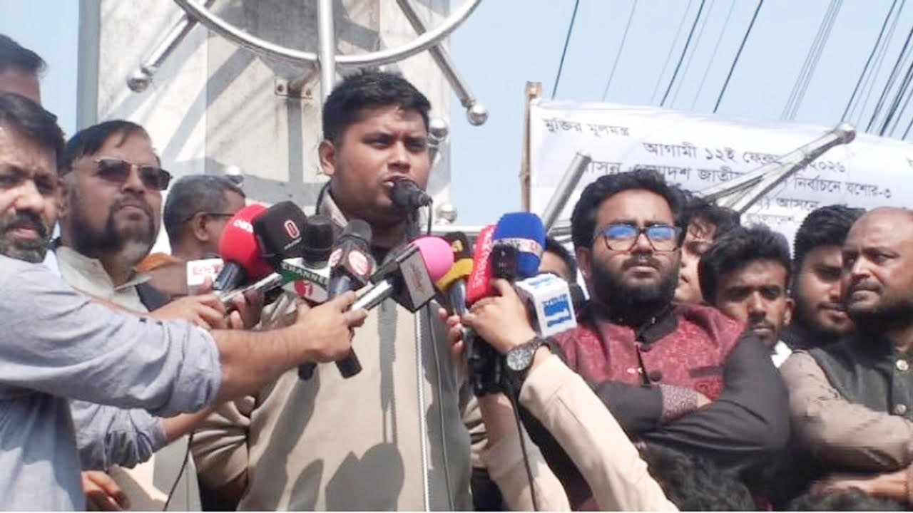 ধানের শীষের মিছিল নিয়ে কেন্দ্রে যাবেন, ভোট দেবেন ১১ দলীয় ঐক্যজোটে : হাসনাত