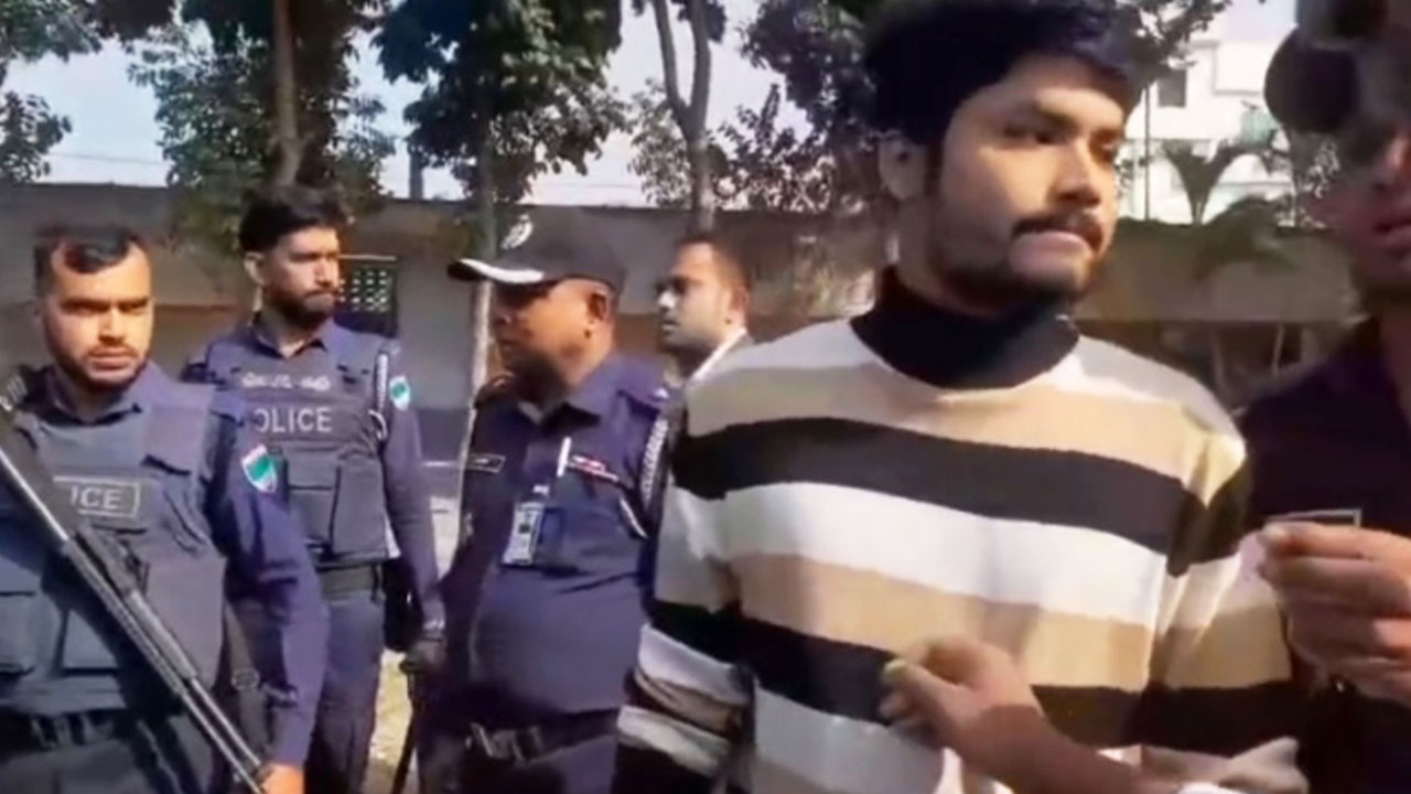ভোটকেন্দ্রে পুলিশের সঙ্গে অসদাচরণ, যুবকের কারাদণ্ড