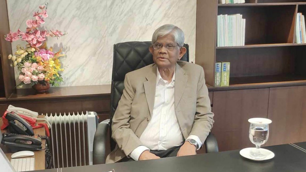 ধাপে ধাপে ক্ষতিপূরণ পাবেন পাঁচ ব্যাংকের ক্ষতিগ্রস্ত শেয়ারহোল্ডাররা : অর্থ উপদেষ্টা