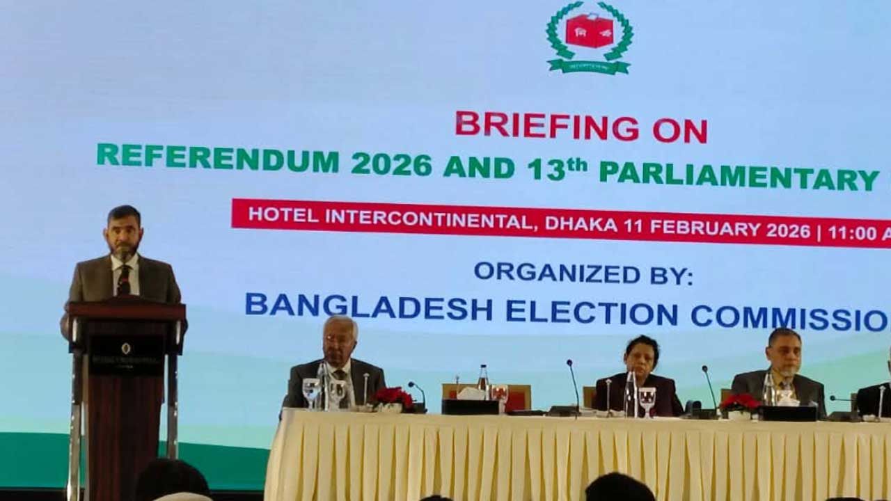 পর্যবেক্ষক ও গণমাধ্যমকর্মী কেন্দ্রে স্বাধীনভাবে তথ্য সংগ্রহ করতে পারবে : ইসি কমিশনার