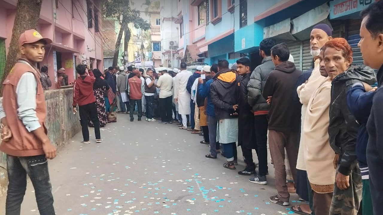 সিলেটে ৩৩ প্রার্থীর ভোটের লড়াই শুরু