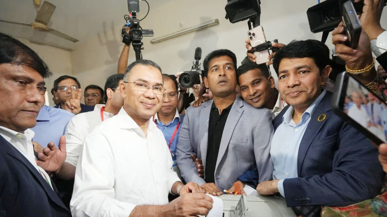 ১৮ কেন্দ্রের ফলাফল : ঢাকা-১৭ আসনে এগিয়ে তারেক রহমান