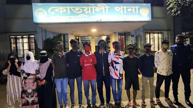 রাঙামাটি শহরে মাদক ও অসামাজিক কর্মকান্ডে জড়িতের অভিযোগে আটক-১১