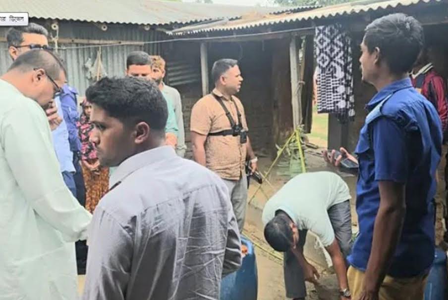 চাঁপাইনবাবগঞ্জে শৌচাগারে মিললো ১৪৫ লিটার ডিজেল, অভিযুক্তকে জরিমানা