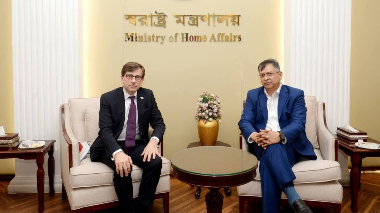 পুলিশের সংস্কারে ফ্রান্সের সহযোগিতা চাইলেন স্বরাষ্ট্রমন্ত্রী