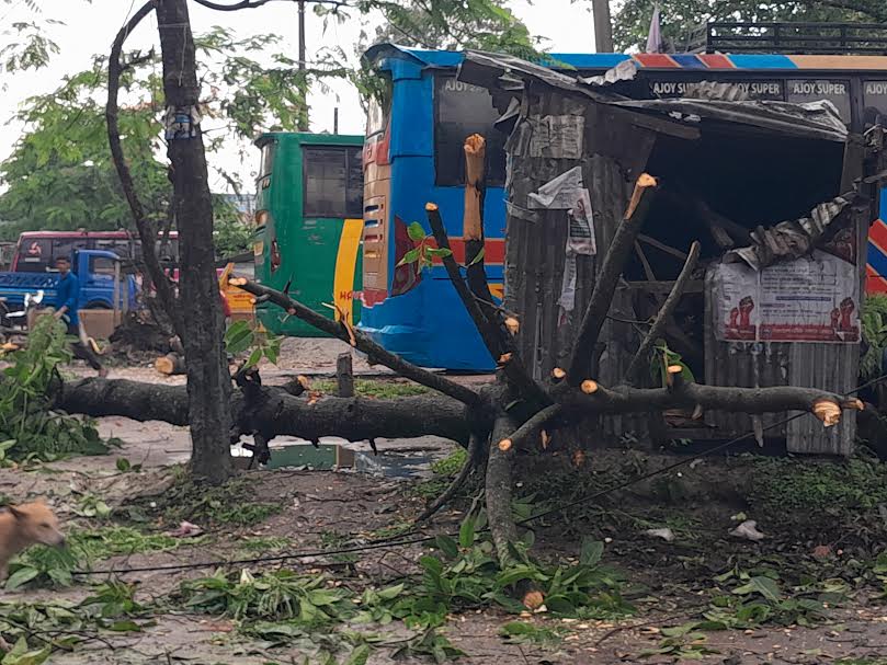 কুড়িগ্রামে কালবৈশাখী ঝড়ের তান্ডব, ব্যাপক ক্ষয়ক্ষতি 