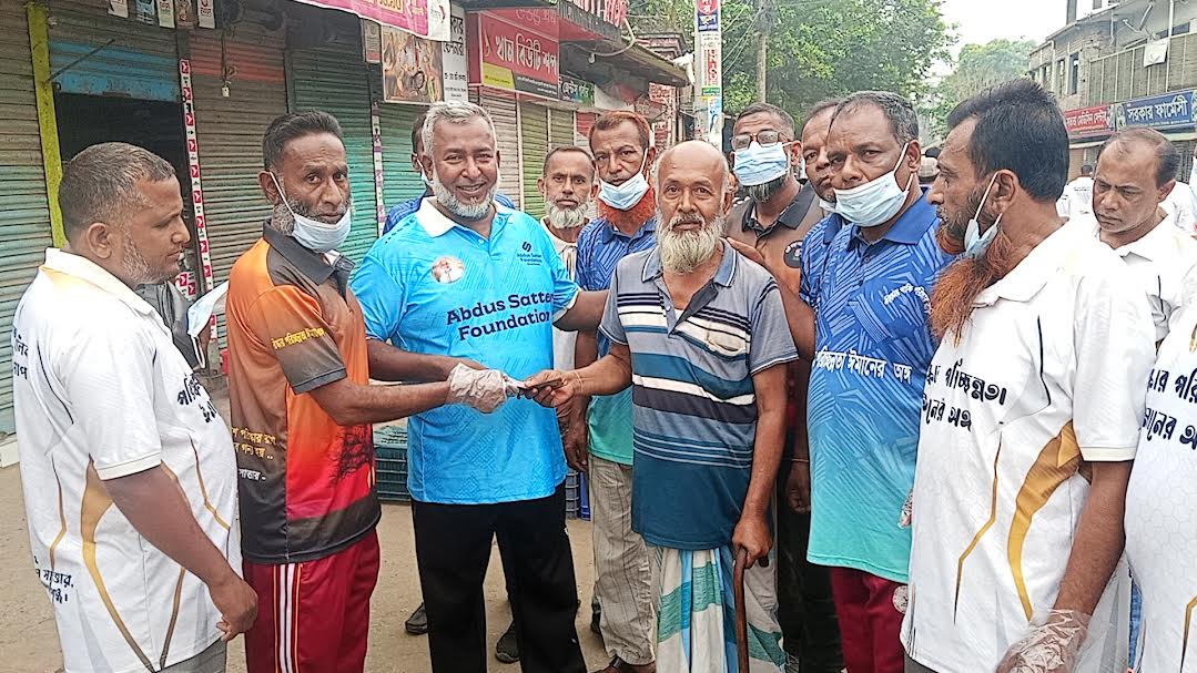দান নয়, সিরাজগঞ্জ পৌর শহরের অসহায়, দুঃস্থ্যদের খুজে খুজে বের করে প্রাথমিক মুলধন দিয়ে কর্মসংস্থান করে দিব: হাজী আব্দুস সাত্তার