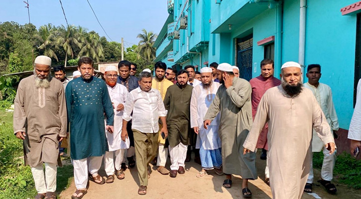 ফটিকছড়িতে প্রধানমন্ত্রীর সফর: বাবুনগর মাদরাসা পরিদর্শনে সরোয়ার আলমগীর
