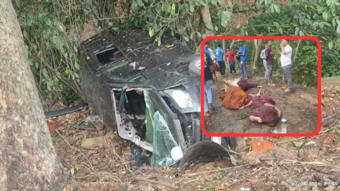 চট্টগ্রামের লোহাগাড়ায় নিয়ন্ত্রণ হারিয়ে খাদে মাইক্রোবাস, ৩ জনের মৃত্যু