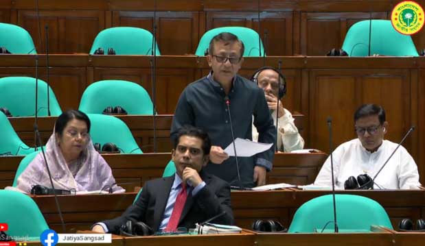বৈশ্বিক অর্থনৈতিক চ্যালেঞ্জ মোকাবিলায় সরকারের বাস্তবমুখী পদক্ষেপ : বাণিজ্যমন্ত্রী