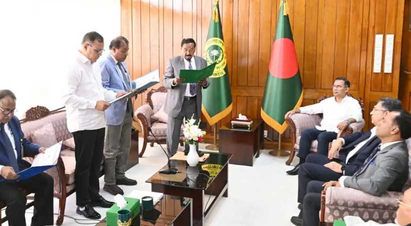 নবনির্বাচিত সংসদ সদস্যদের শপথ পাঠ করালেন স্পিকার