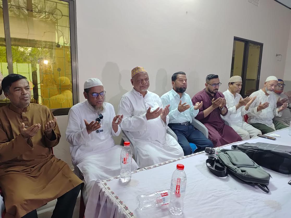 হেফাজতের আমিরের দোয়া নিয়ে নির্বাচনী মাঠে ব্যবসায়ী এমরান