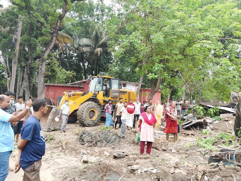 যশোরে হাউজিংয়ের অবৈধ স্থাপনা উচ্ছেদ অভিযান শুরু