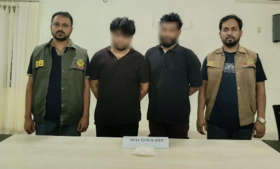 চট্টগ্রামে সাড়ে ১৭ লাখ টাকার ‘ক্রিস্টাল আইস’সহ ফটিকছড়ির ২ যুবক আটক