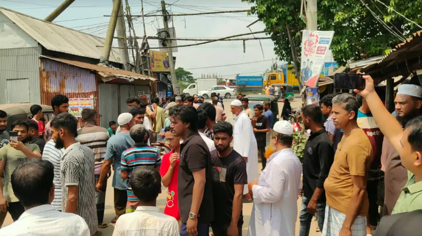 অটোরিকশাচালক হত্যার প্রতিবাদে ঢাকা-চট্টগ্রাম মহাসড়কে বিক্ষোভ