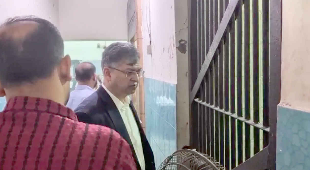 থানাগুলোকে দালালমুক্ত করার নির্দেশ স্বরাষ্ট্রমন্ত্রীর