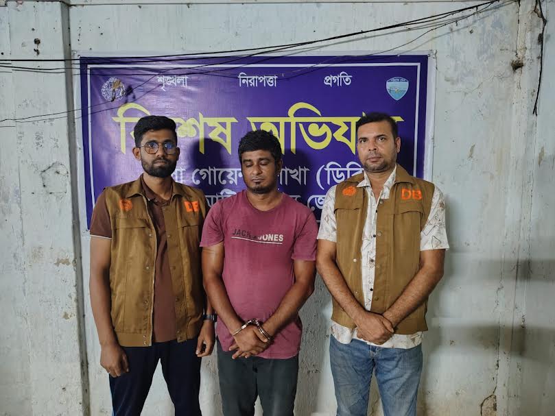রাঙামাটিতে পুলিশের বিশেষ অভিযানে গ্রেপ্তার-৫, ইয়াবা,চোলাইমদ উদ্ধার  