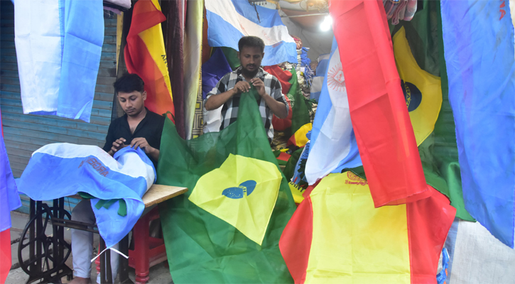 বিশ্বকাপ এলেই বাড়ে ব্যস্ততা