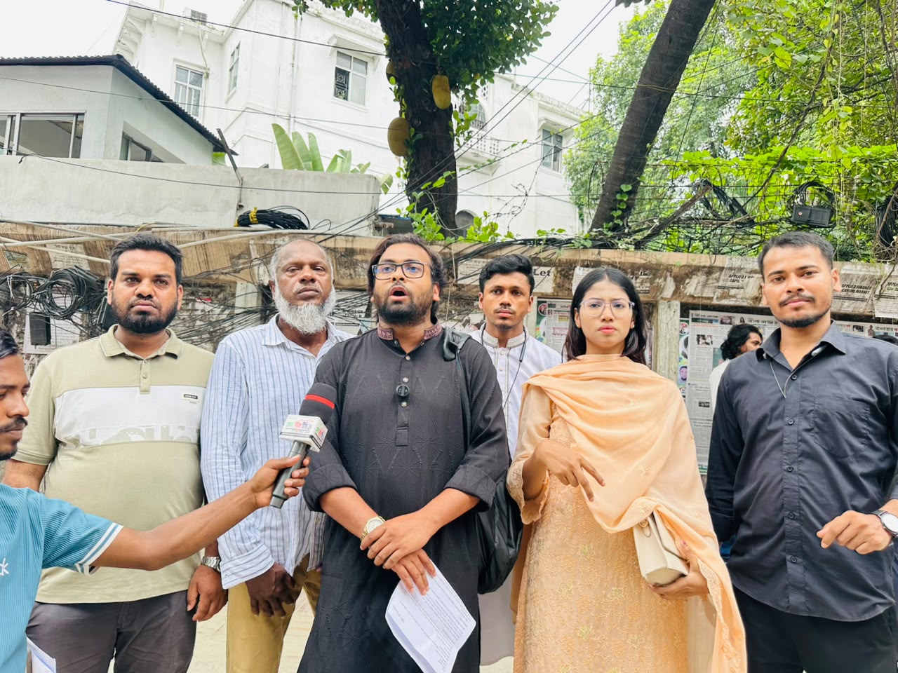 শহীদ ওসমান বিন হাদী হত্যাকাণ্ডের বিচার ও আসামিদের প্রত্যর্পণের দাবিতে পররাষ্ট্র মন্ত্রণালয়ে SDF-এর স্মারকলিপি: ৭২ ঘণ্টার আলটিমেটাম, ১৪ জুন থেকে অবস্থান কর্মসূচির ঘোষণা