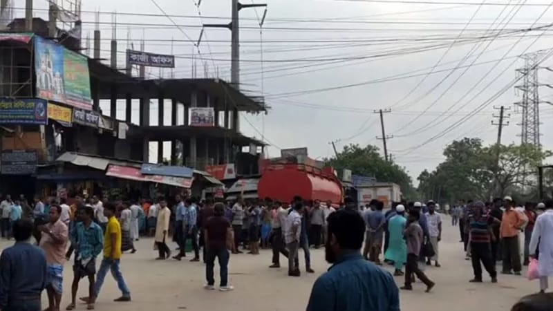 ডেমরায় গণপরিবহনে অতিরিক্ত ভাড়া আদায় ও যাত্রী হয়রানি চরমে, প্রশাসনের নীরবতা