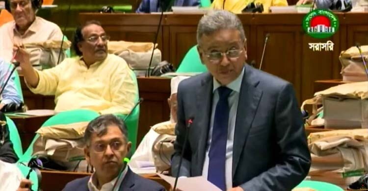 ইতিহাসের সবচেয়ে বড় বাজেট পেশ