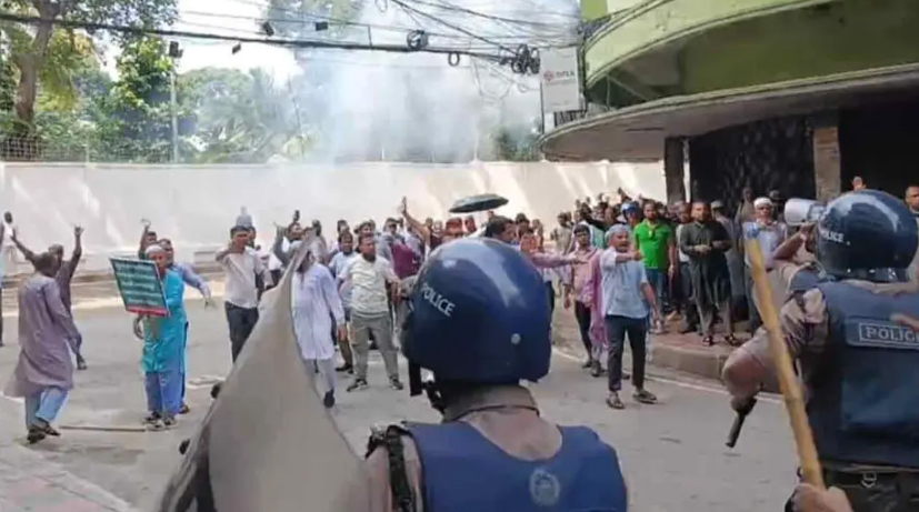 ইসলামী ব্যাংকের প্রধান কার্যালয়ের সামনে বিক্ষোভ, টিয়ার শেল গ্রেনেডে আহত কয়েকজন
