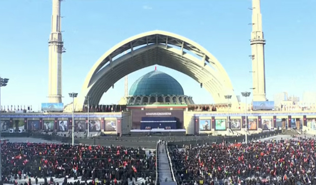 শোকযাত্রার আগে আয়াতুল্লাহ আলী খামেনির জানাজায় জনতার ঢল 