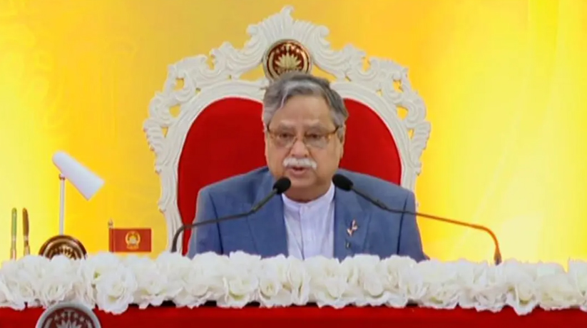সশস্ত্র বাহিনীকে আধুনিক চতুর্মাত্রিক বাহিনী হিসেবে গড়ে তুলতে সরকার অঙ্গীকারবদ্ধ: রাষ্ট্রপতি