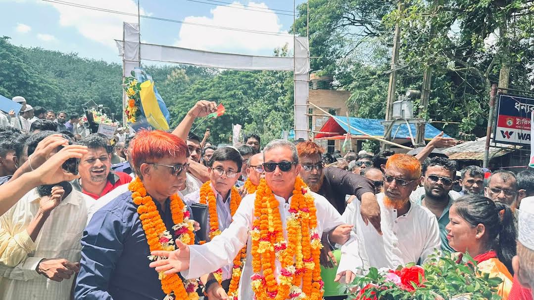 লাখো নেতাকর্মীর ভালোবাসায় রাঙামাটি জেলা পরিষদের নতুন পরিষদকে বরণ ফুলেল শুভেচ্ছা, ব্যান্ড পার্টি, মিষ্টি বিতরণ ও স্লোগানে মুখর রাঙামাটি