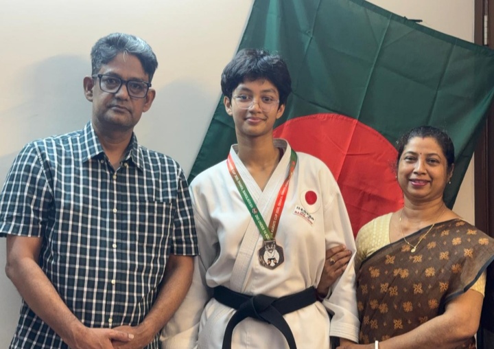 অষ্টম শ্রেণির শিক্ষার্থী সুপর্বার সাফল্যের ঝুলিতে ৫৩ পদক