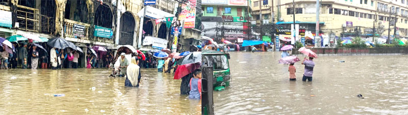 টানা বৃষ্টিতে চট্টগ্রাম নগরীতে জলাবদ্ধতা, পথে পথে ভোগান্তি
