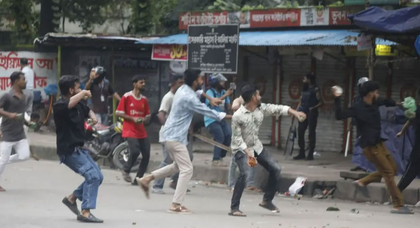 জবি, ঢাকা কলেজ ও আলিয়া মাদ্রাসায় ছাত্রদল-শিবির সংঘর্ষ, আহত অন্তত ২০