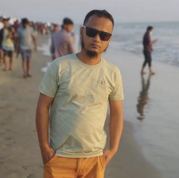 স্ত্রীকে ভিডিও কলে রেখে ডেকোরেশন ব্যবসায়ীর আত্মহত্যা